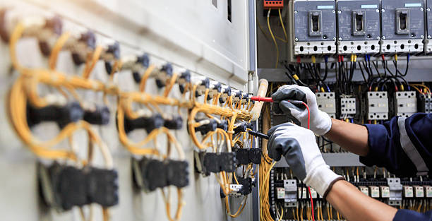 Professional Electrician technician working in Wellington, TX